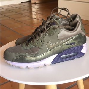 Nike Air Max - military green & purple sz29